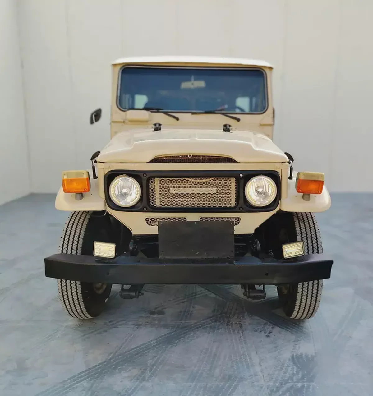 Classic 1983 Toyota FJ Cruiser Base | GCC Specs | Well Maintained-8-8