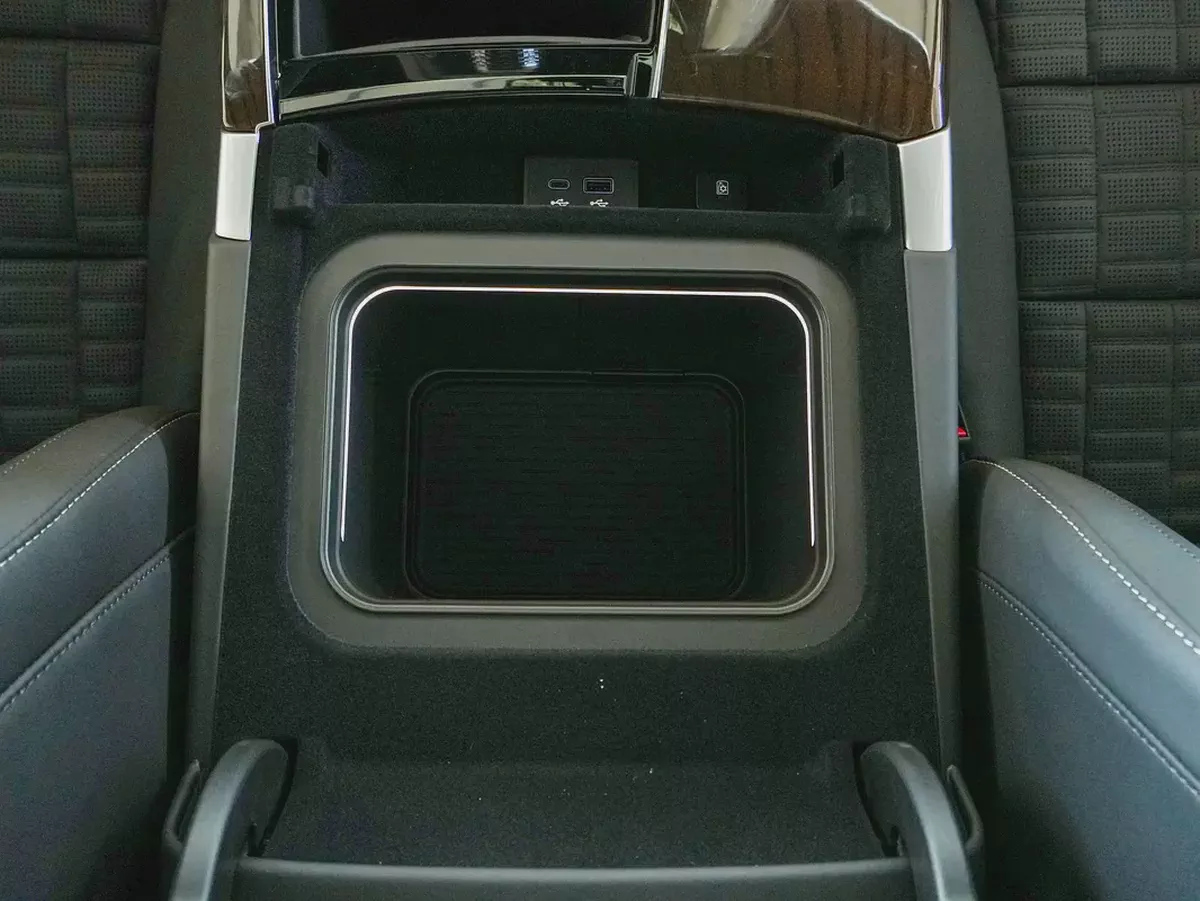 2026 ESCALADE ESV SPORT PLATINUM CAPTAIN SEATS BRAND NEW 0KM-11-11