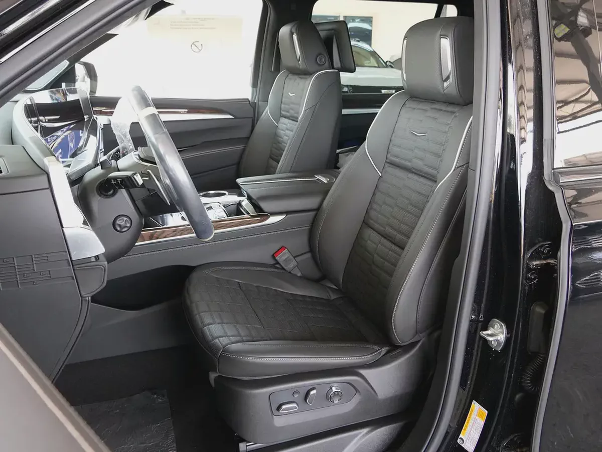 2026 ESCALADE ESV SPORT PLATINUM CAPTAIN SEATS BRAND NEW 0KM-14-14