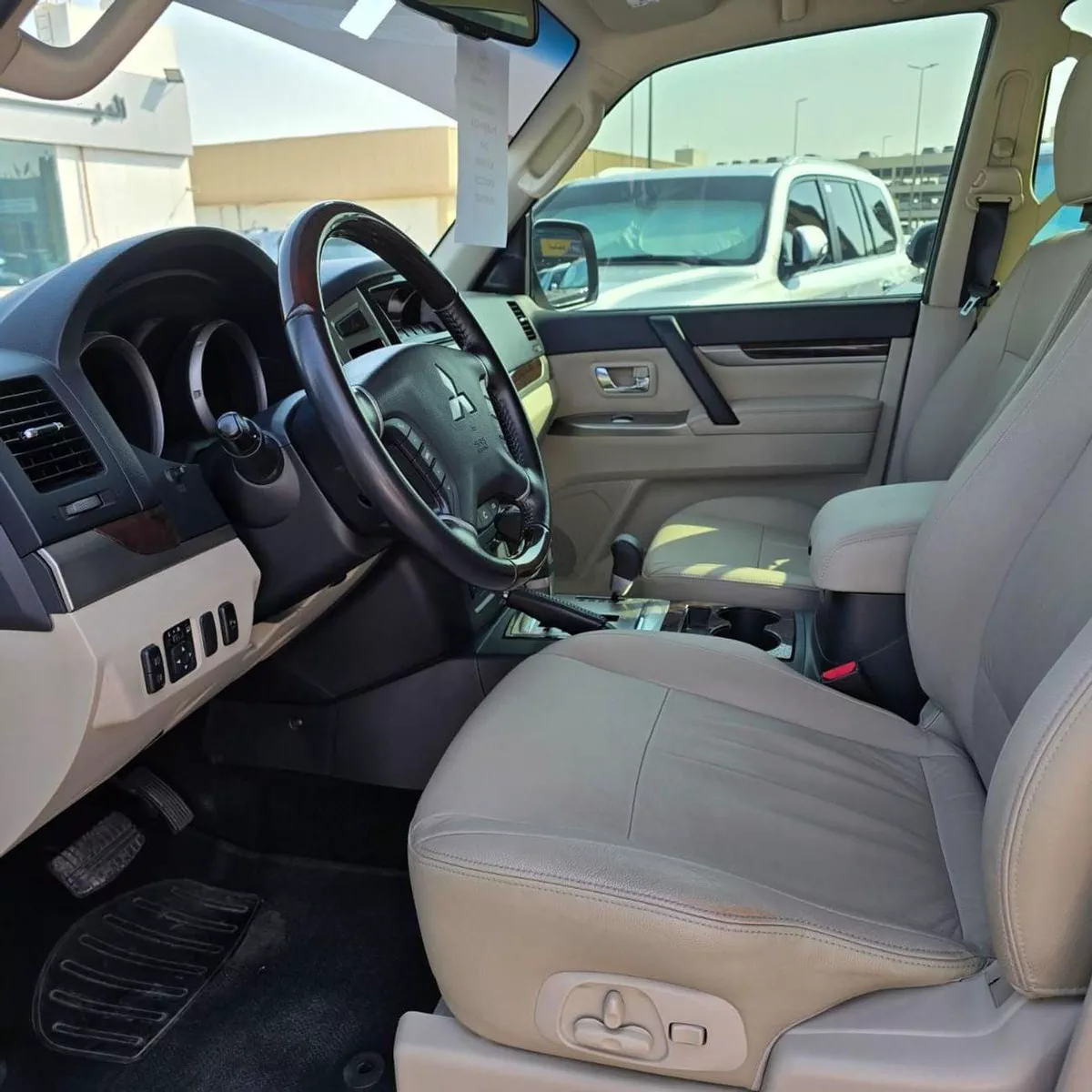 Mitsubishi Pajero GLS H/L PLATINUM-1-0