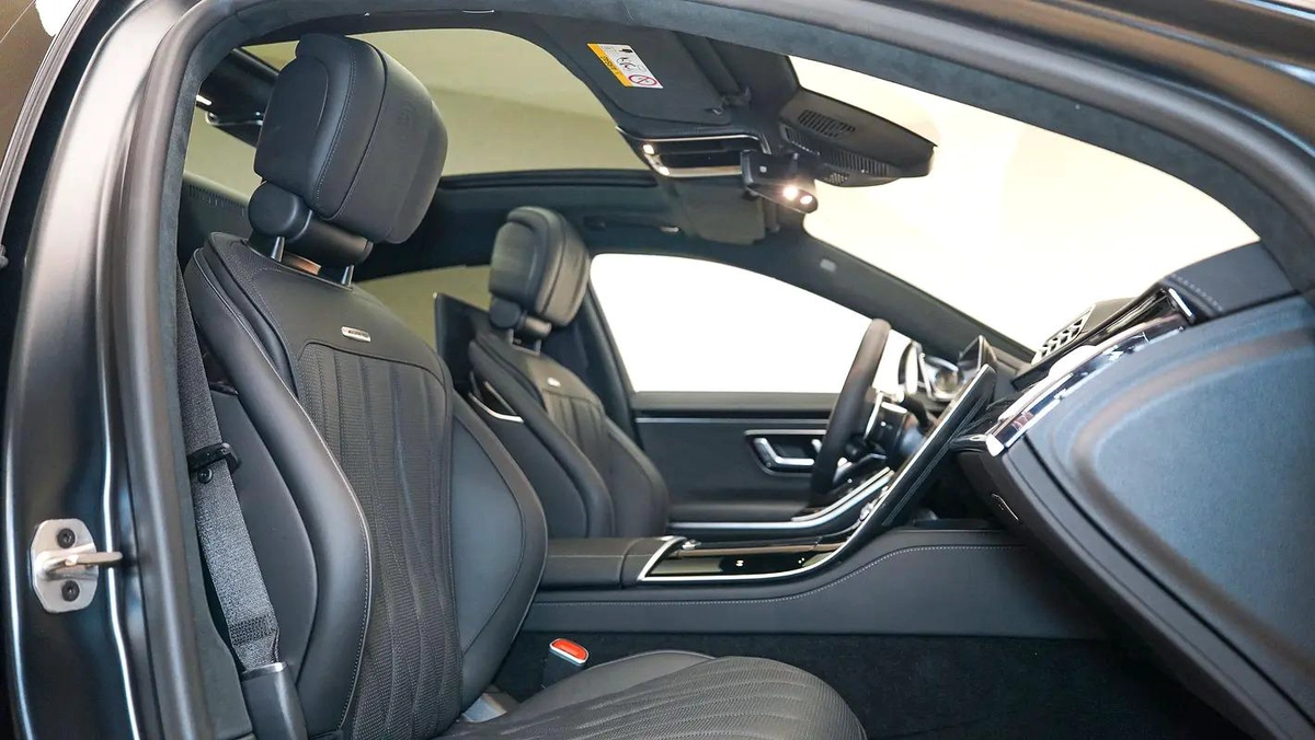 Mercedes-Benz S-Class S 63 AMG-12-12