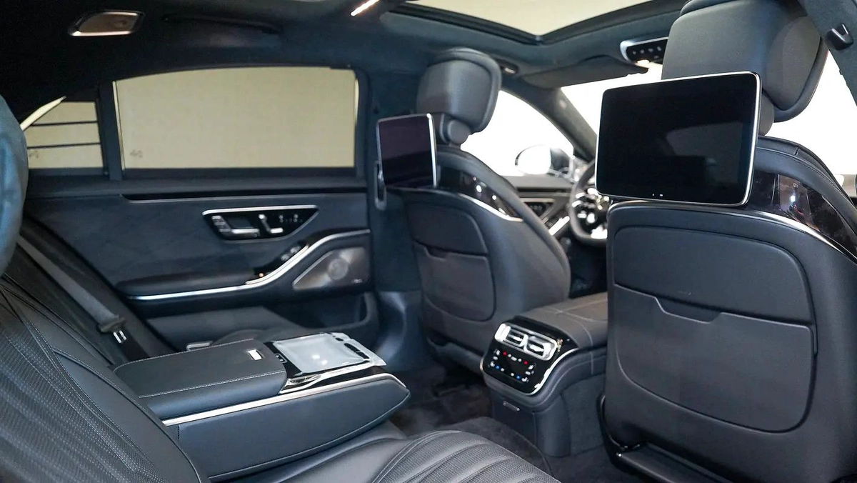 Mercedes-Benz S-Class S 63 AMG-11-11