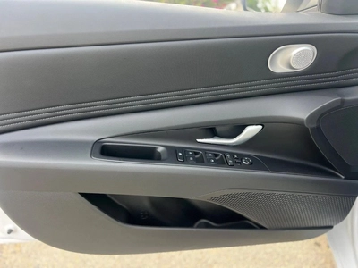 Hyundai Elantra-2