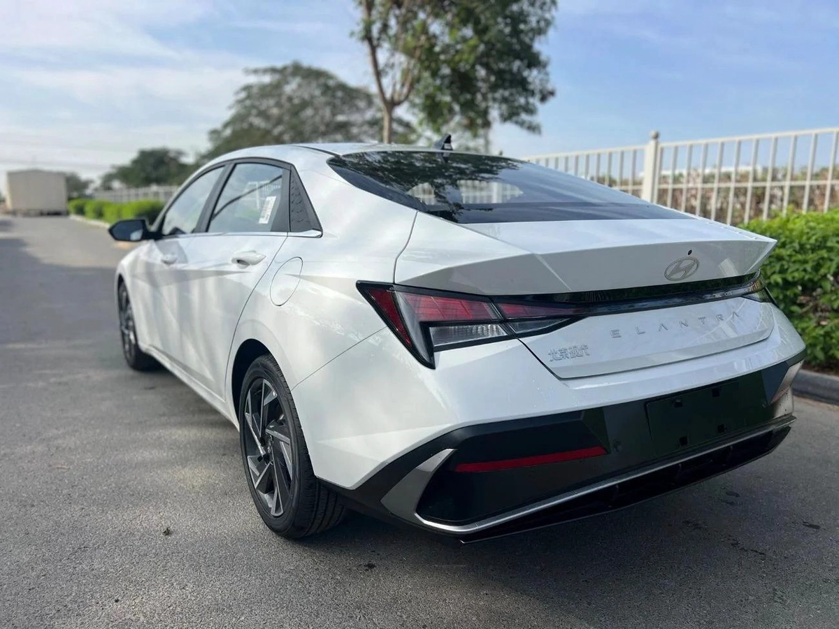 Hyundai Elantra-4-4