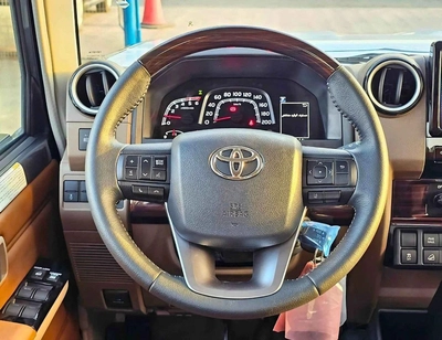 Toyota Land Cruiser Pick Up LX-Z1 LC79  / 2.8L DIESEL V4 4WD / (CODE # LX-Z1)-6