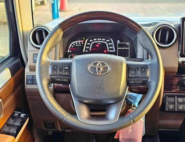 Toyota Land Cruiser Pick Up LX-Z1 LC79  / 2.8L DIESEL V4 4WD / (CODE # LX-Z1)