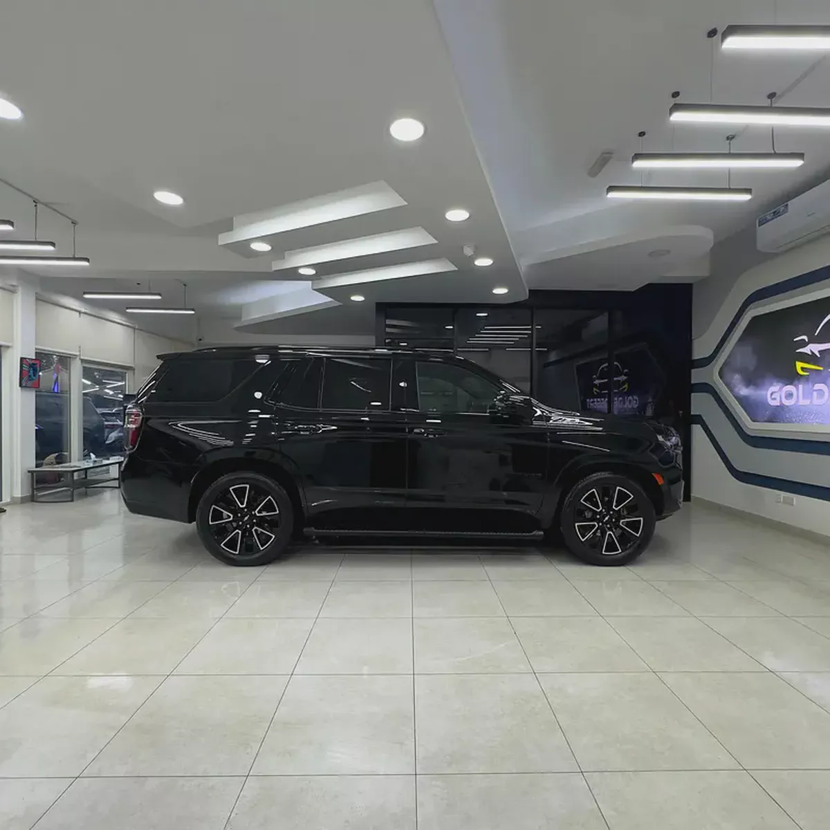 2023 Chevrolet Tahoe Z71-2-2