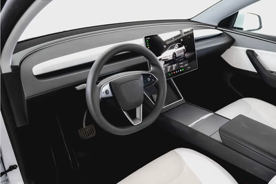 Tesla Model Y Long Range 2026 GCC Specs-6