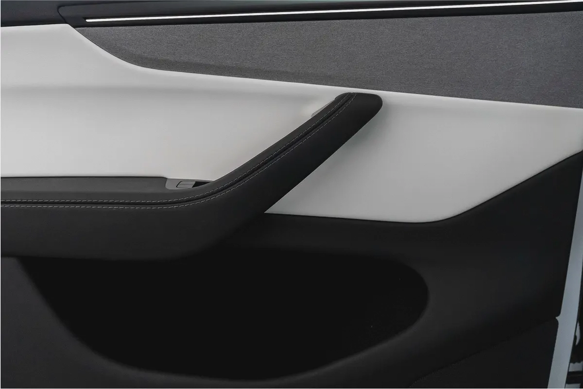 Tesla Model Y Long Range 2026 GCC Specs-9-9
