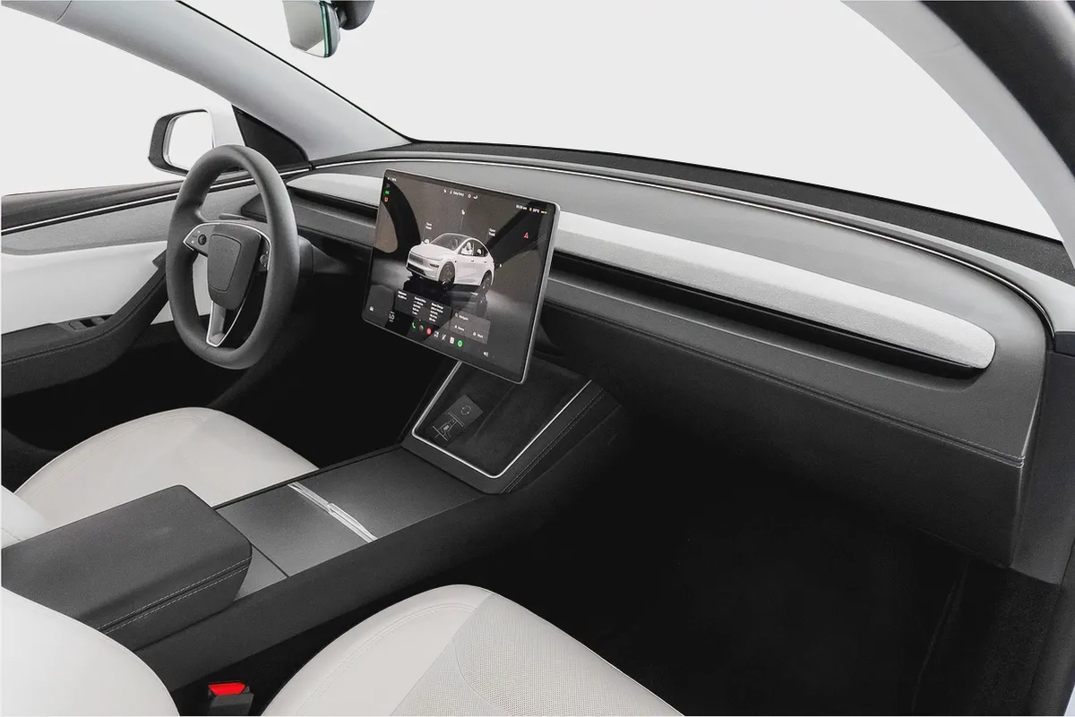 Tesla Model Y Long Range 2026 GCC Specs-10-10