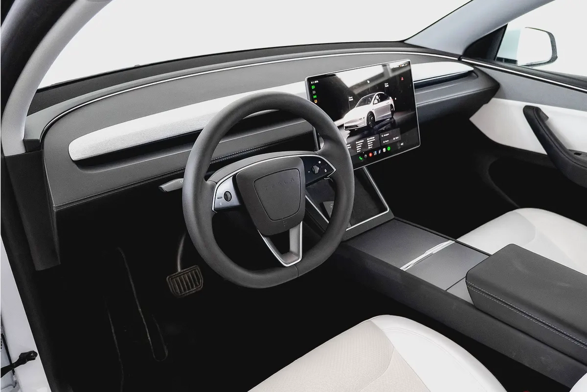 Tesla Model Y Long Range 2026 GCC Specs-6-6