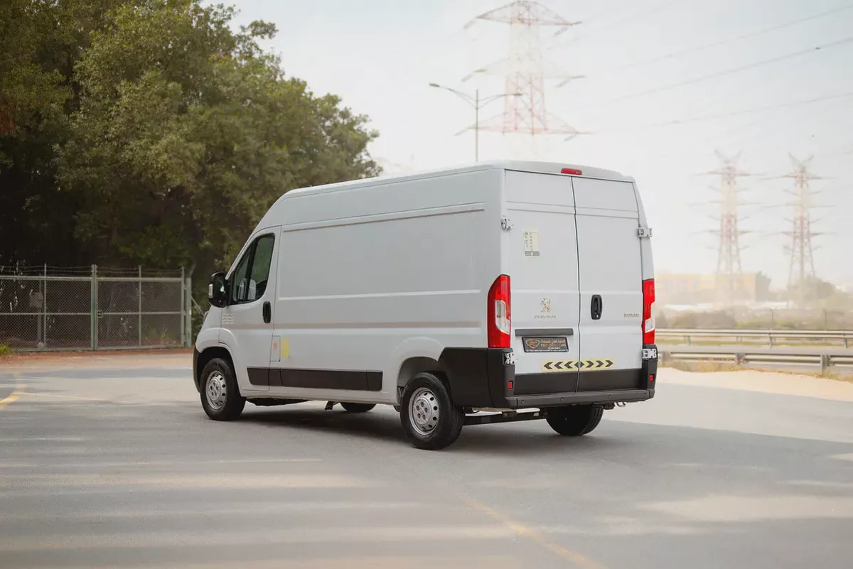 Peugeot Boxer L2H2 Delivery Van | GCC Specs | Ref#P18903-3-3