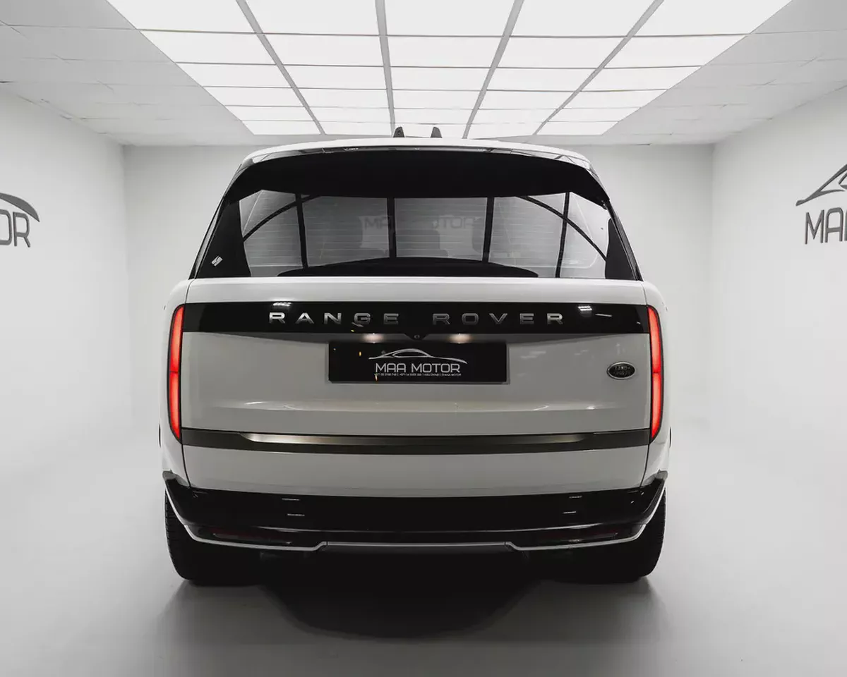 Land Rover Range Rover HSE 2023 | GCC Specs | Pristine Condition-4-4