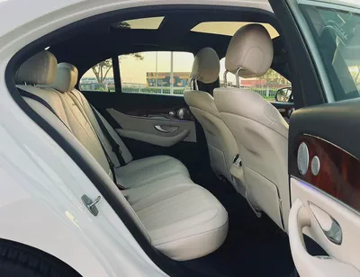 2017 Mercedes-Benz E-Class E 300 4MATIC (European Specs)-13