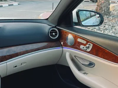 2017 Mercedes-Benz E-Class E 300 4MATIC (European Specs)-15