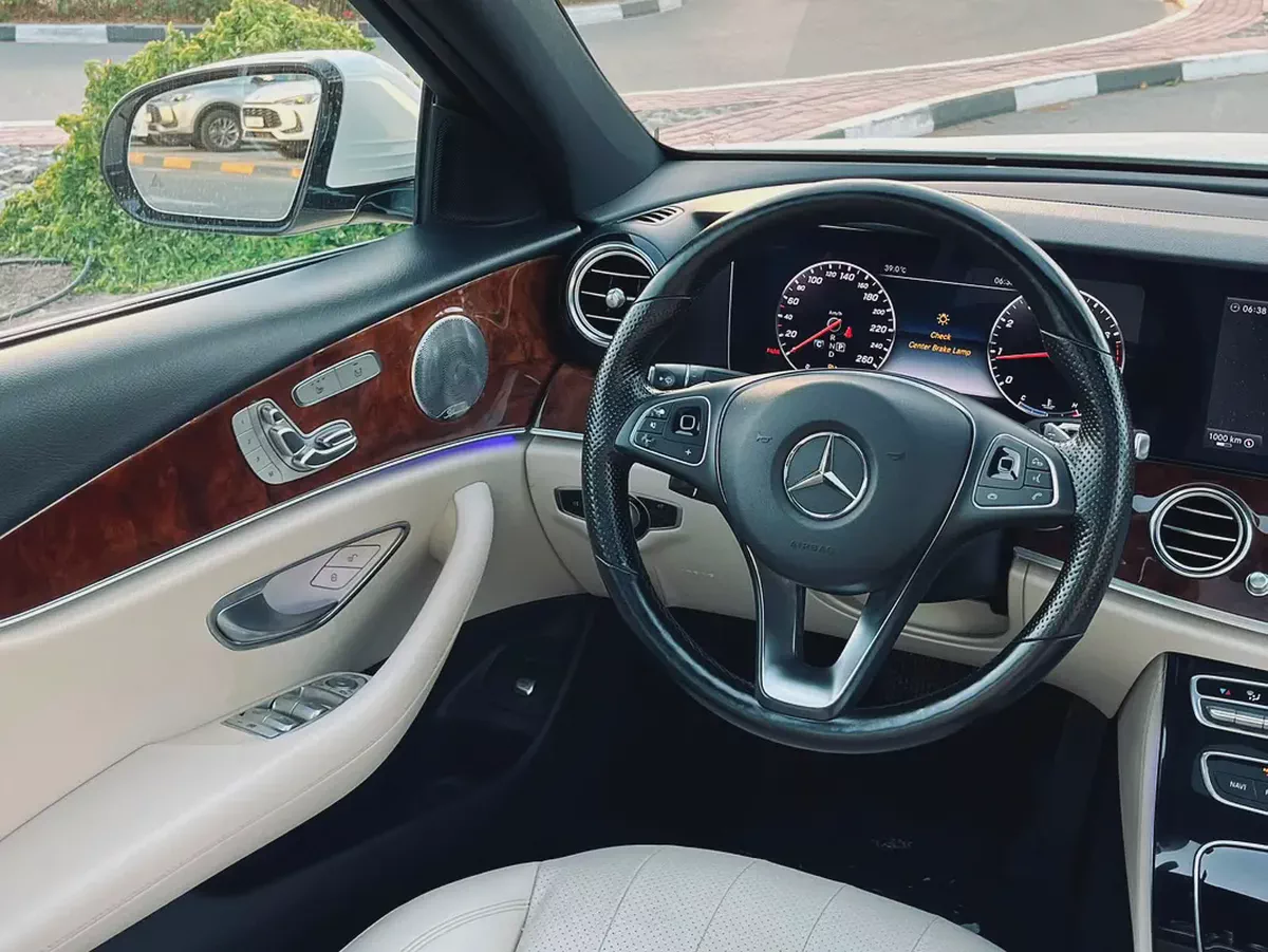 2017 Mercedes-Benz E-Class E 300 4MATIC (European Specs)-14-14