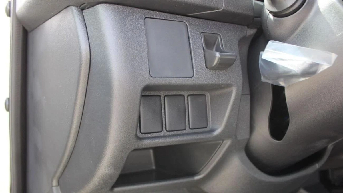 Toyota Hiace HIACE 2.5L HIGH ROOF DIESEL-4-4