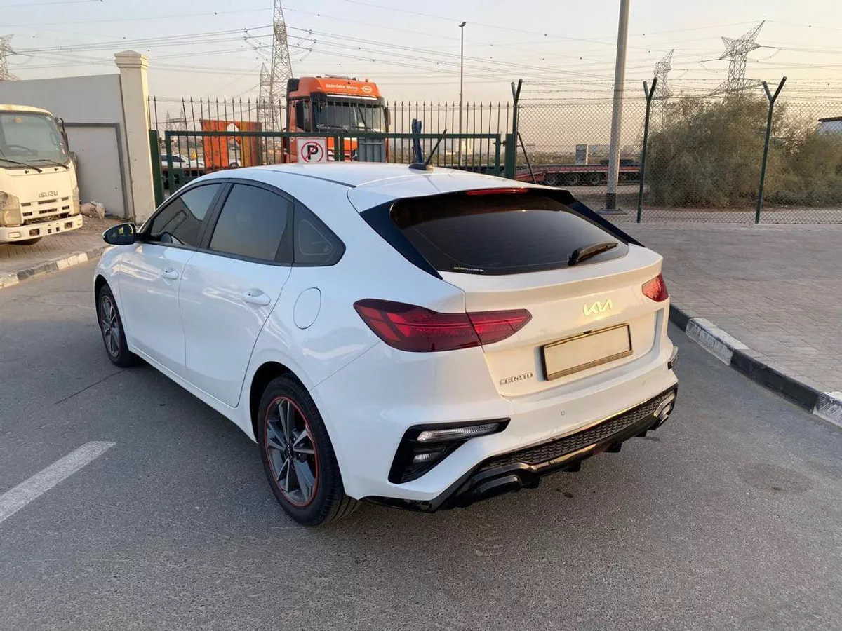 Kia Cerato EX Kia Cerato Hatchback 1.6-9-0