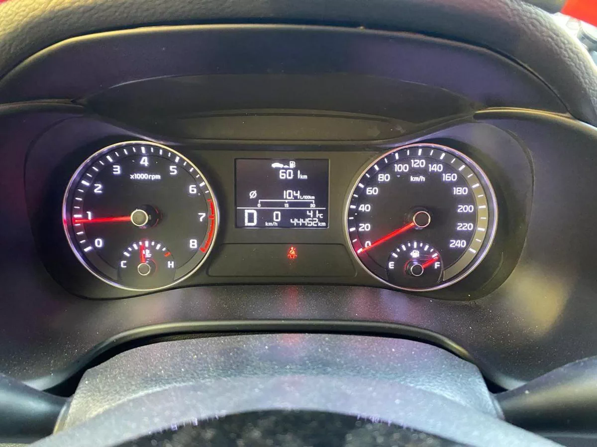Kia Cerato EX Kia Cerato Hatchback 1.6-4-0