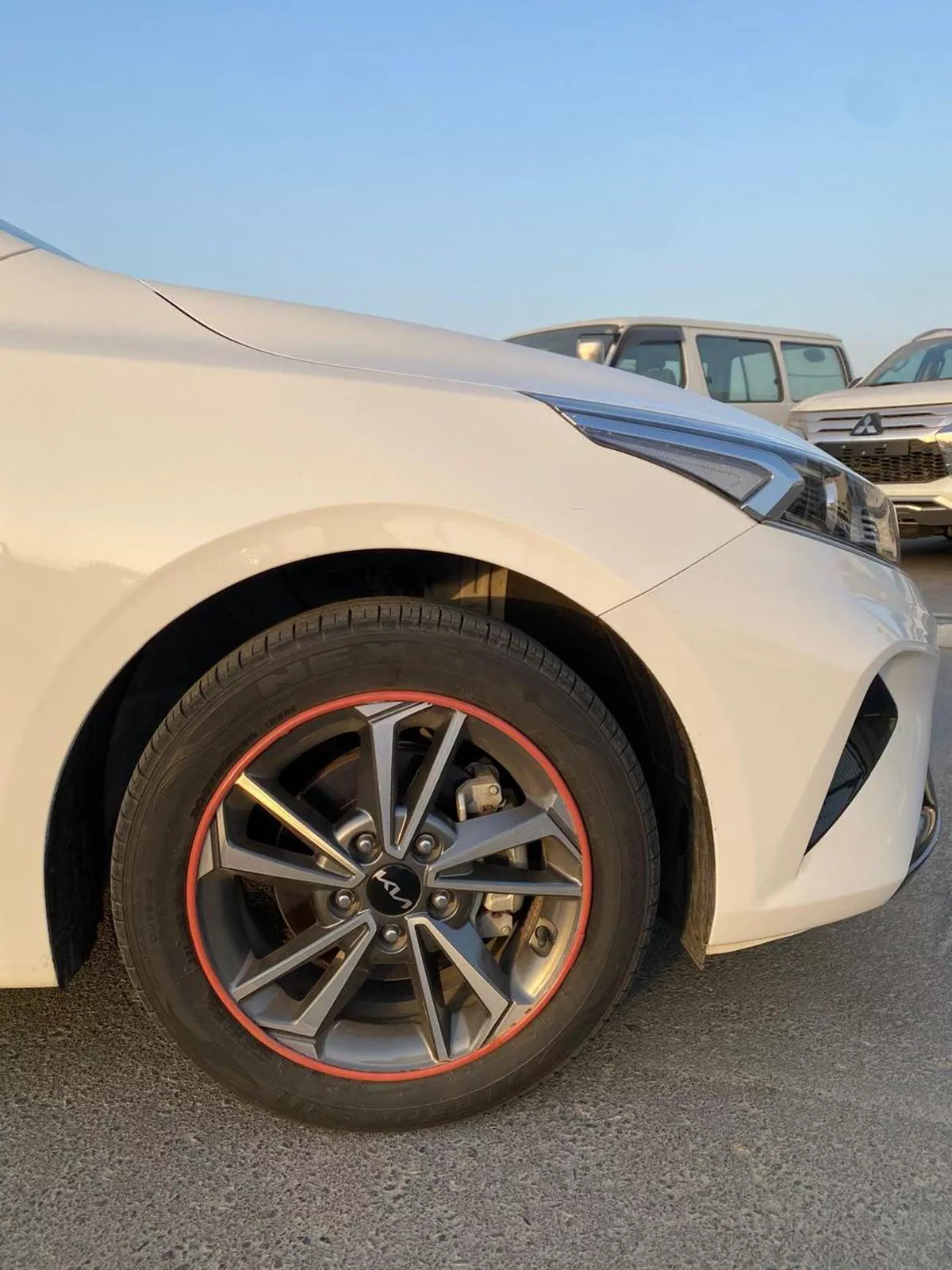 Kia Cerato EX Kia Cerato Hatchback 1.6-7-0
