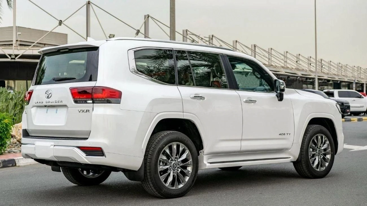 Toyota Land Cruiser (LHD) TOYOTA LAND CRUISER LC300 VXR 3.5P AT MY2025 – WHITE-6-6