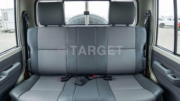 Toyota Land Cruiser Pick Up LC79 DC 4.5L V8 DIESEL