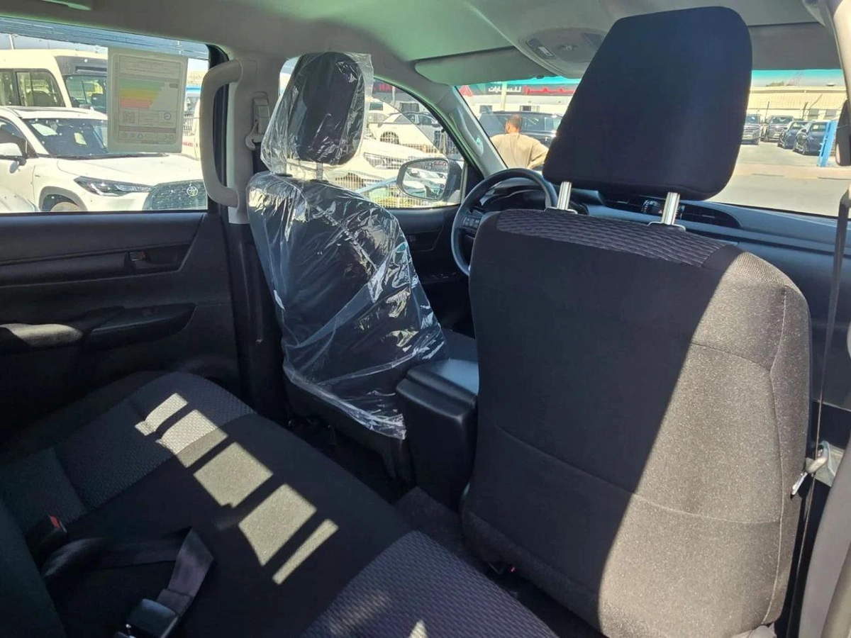 Toyota Hilux Brand New 2026 Toyota Hilux 2.4L Diesel Automatic 4x4 – Basic-3-3
