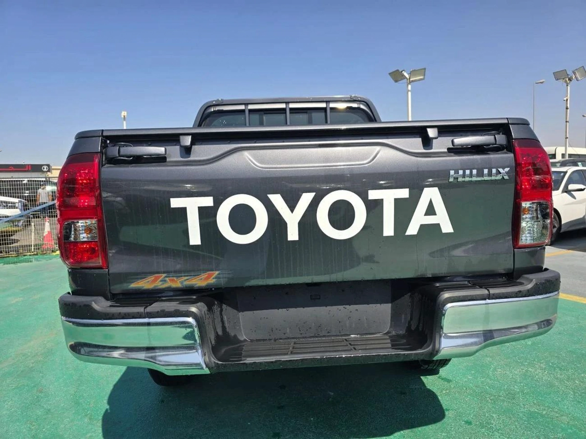Toyota Hilux Brand New 2026 Toyota Hilux 2.4L Diesel Automatic 4x4 – Basic-1-1