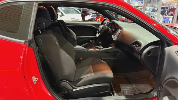 DODGE CHALLENGER 6.4L,SRT SCAT PACK, MANUAL GEAR,, EXCELLENT CONDITION