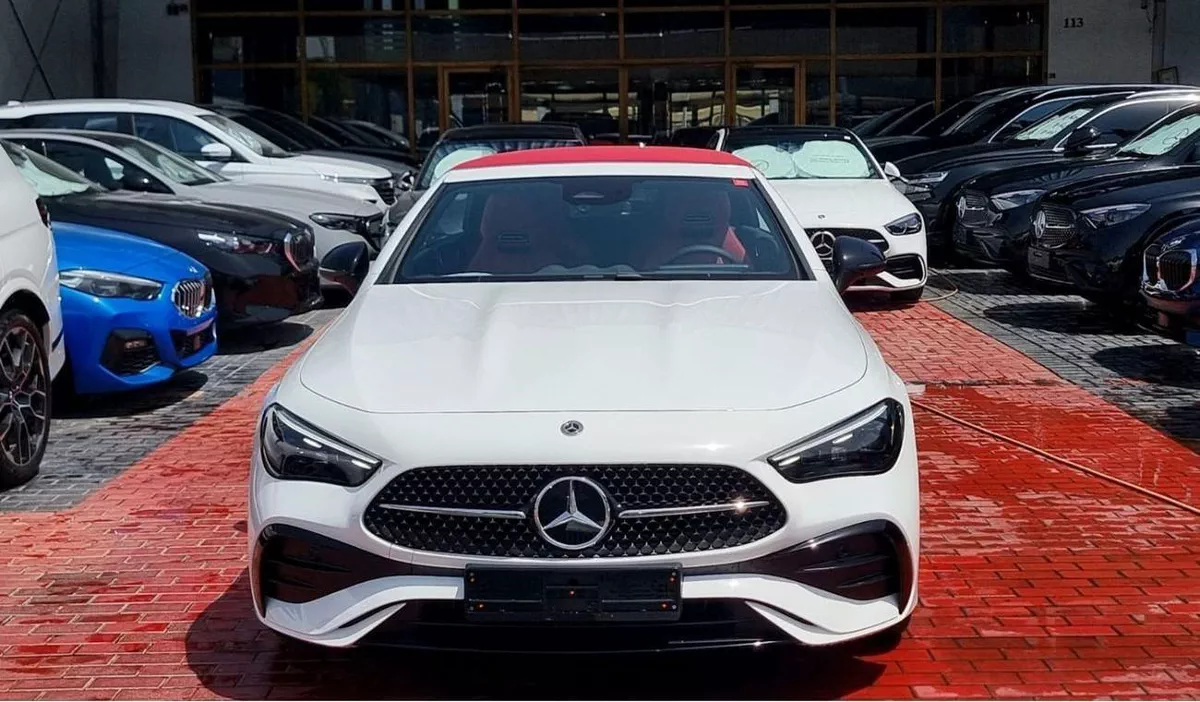 Mercedes-Benz CLE 200 Cabriolet AMG Convertible-1-1
