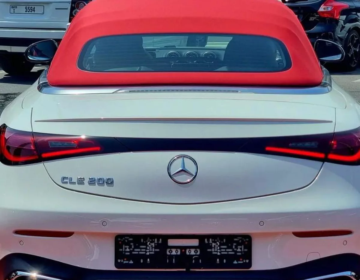 Mercedes-Benz CLE 200 Cabriolet AMG Convertible-4-4