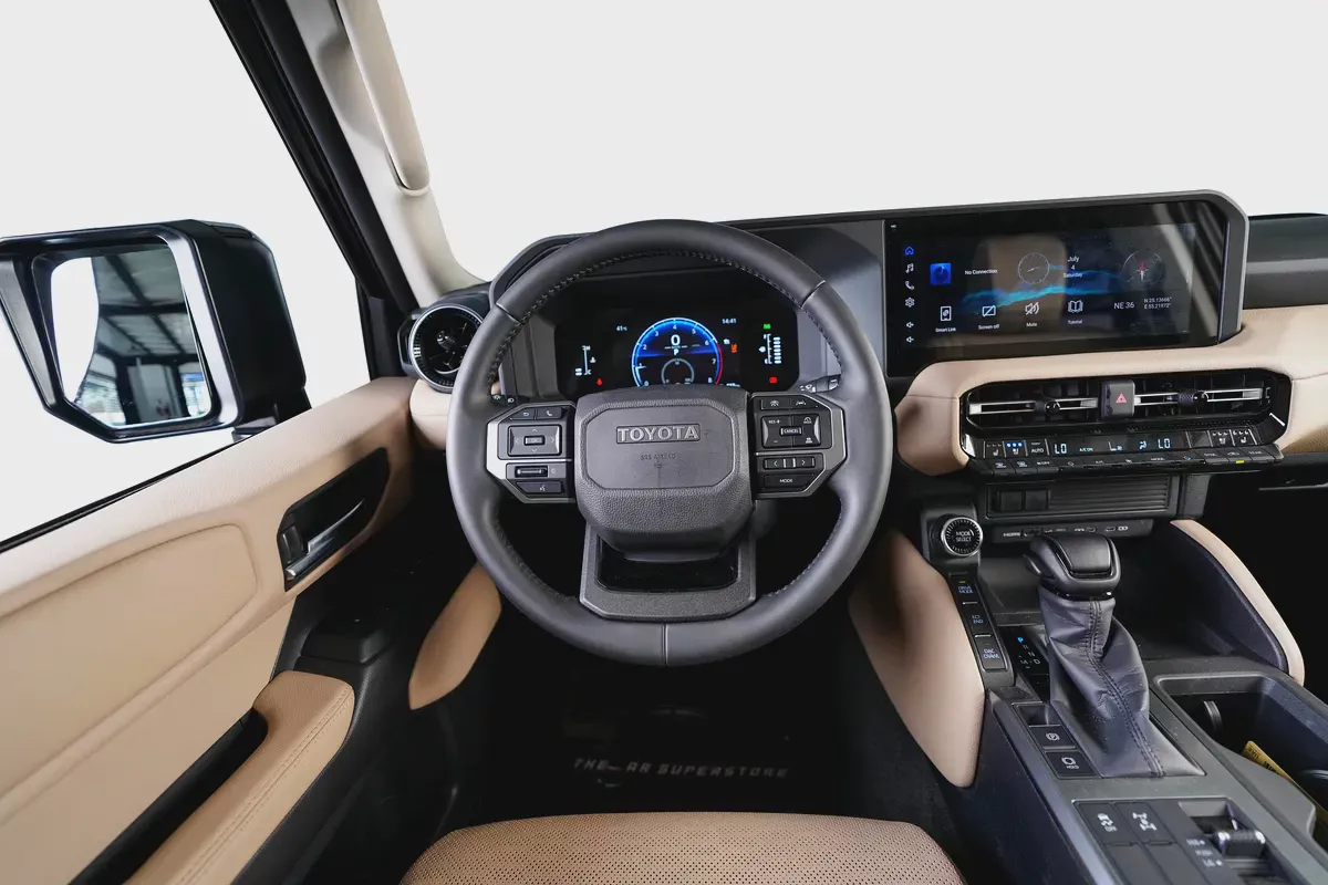 Toyota Land Cruiser Prado-GXL-GCC-1 Owner-Dealer Warranty available and Service package till 2029-15-15