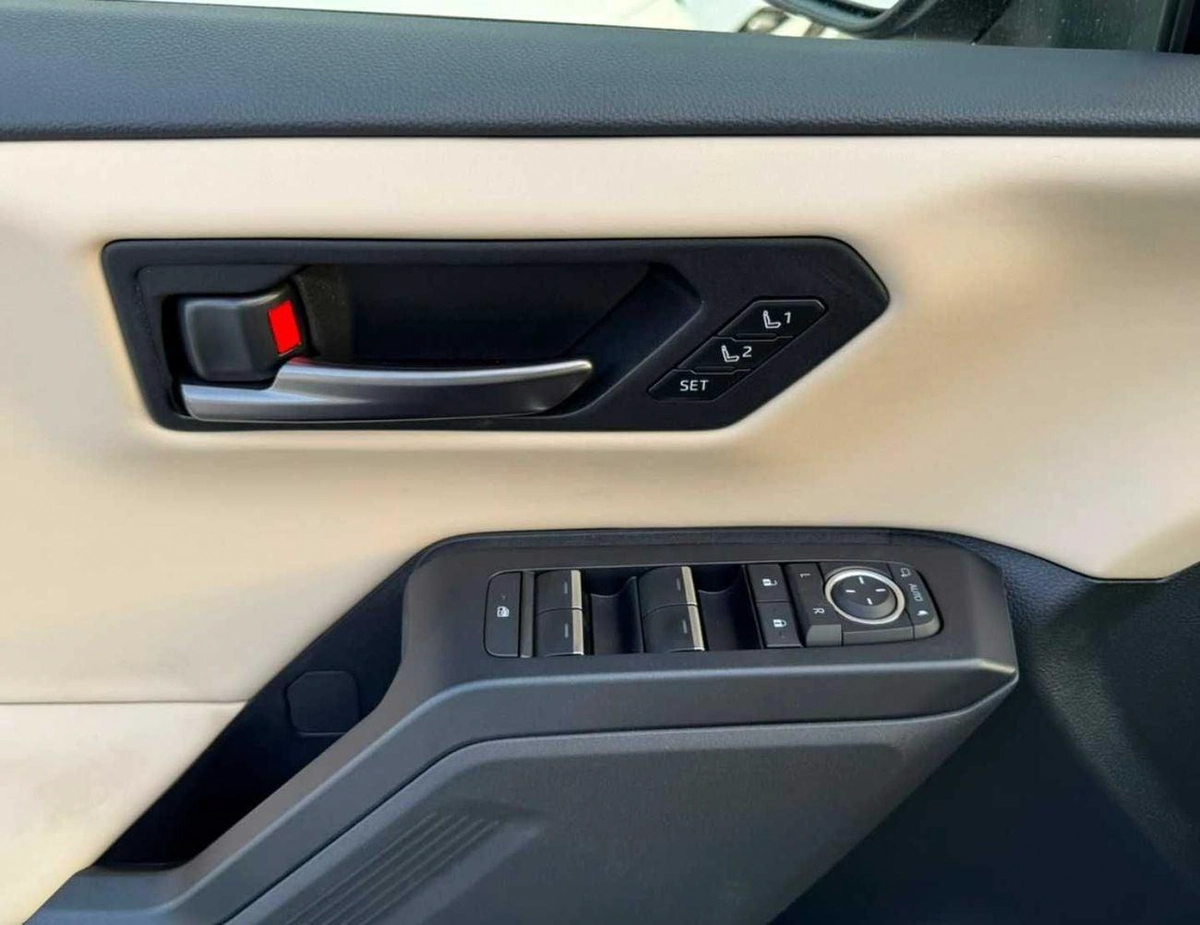 Toyota RAV4 LTD HEV HYBRID LIMITED || 2.5L V4 AWD | RADAR | PANORAMIC ROOF | AUTO PARK (CODE # R4HHS)-23-0