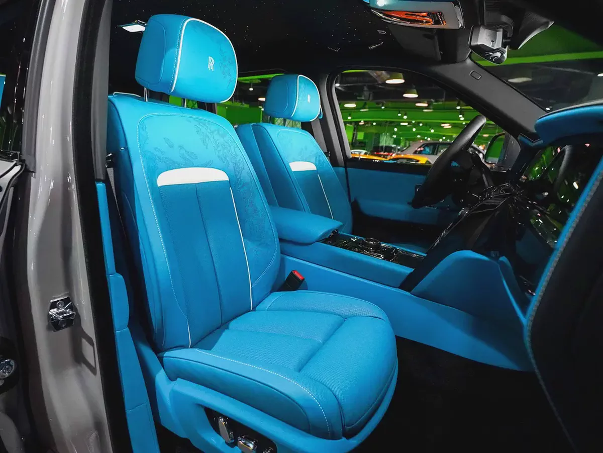 CULLINAN BLACK BADGE - 4 YEARS WARRANTY - 4 YEARS CONTRACT SERVICE - 2026-10-10