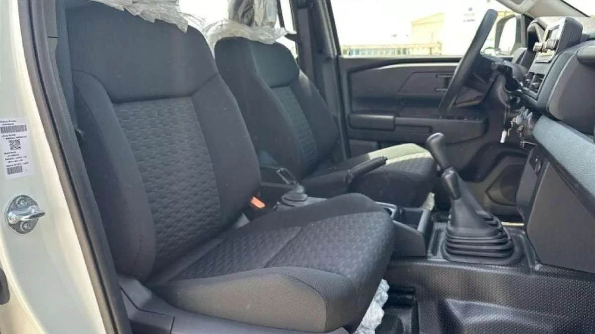 Mitsubishi L200 GL Mitsubishi L200 2.4L dieselbasic option MY25-3-0