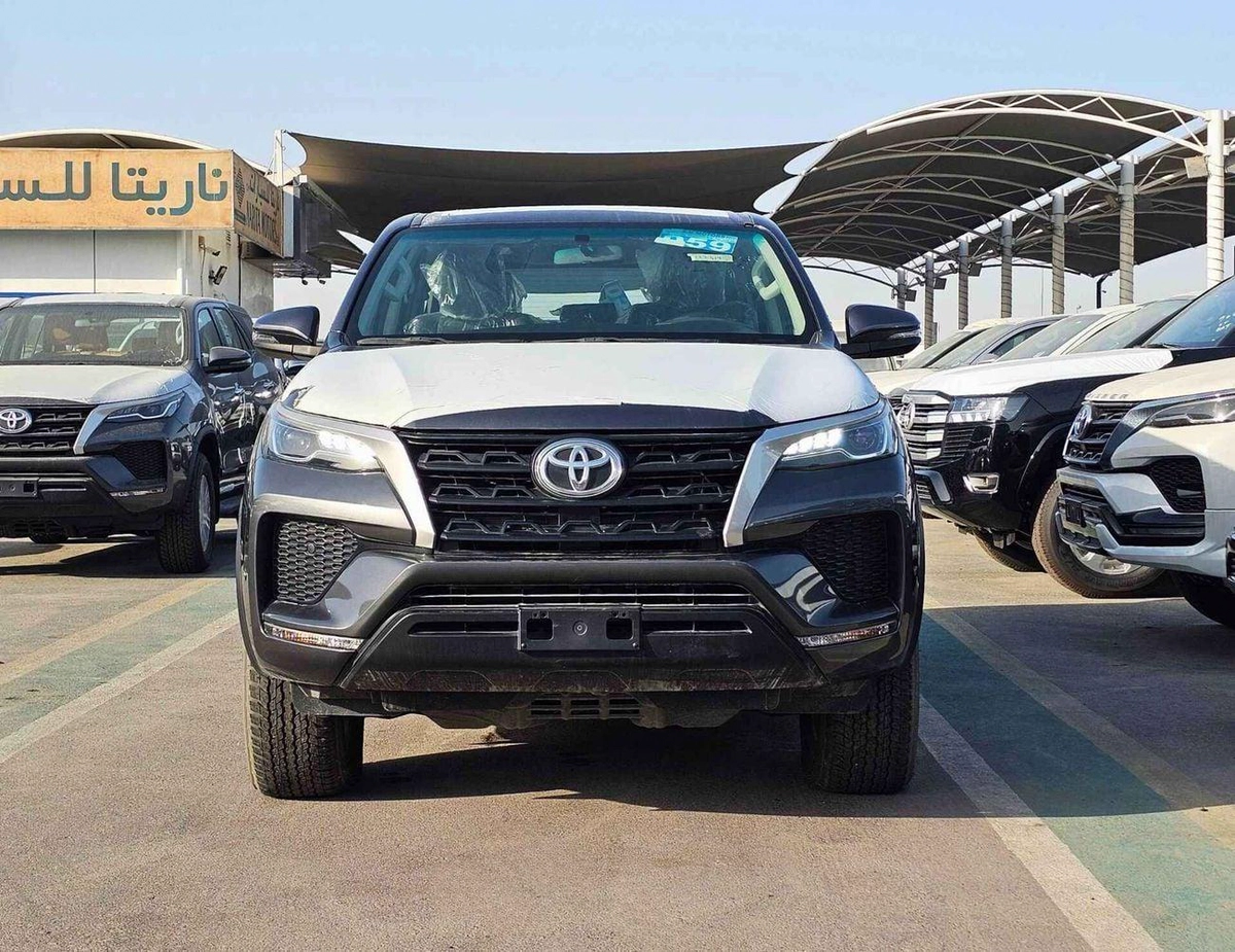 Toyota Fortuner G | 2.7L V4 PETROL | ALLOY RIMS | MANUAL A/C | 4WD | CODE # G GRAY-1-1