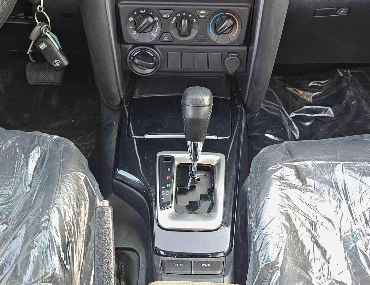 Toyota Fortuner G | 2.7L V4 PETROL | ALLOY RIMS | MANUAL A/C | 4WD | CODE # G GRAY-8-8