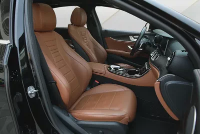MERCEDES BENZ E 300 - 2018 - GCC - FULLY LOADED - AMAZING CONDITION-10