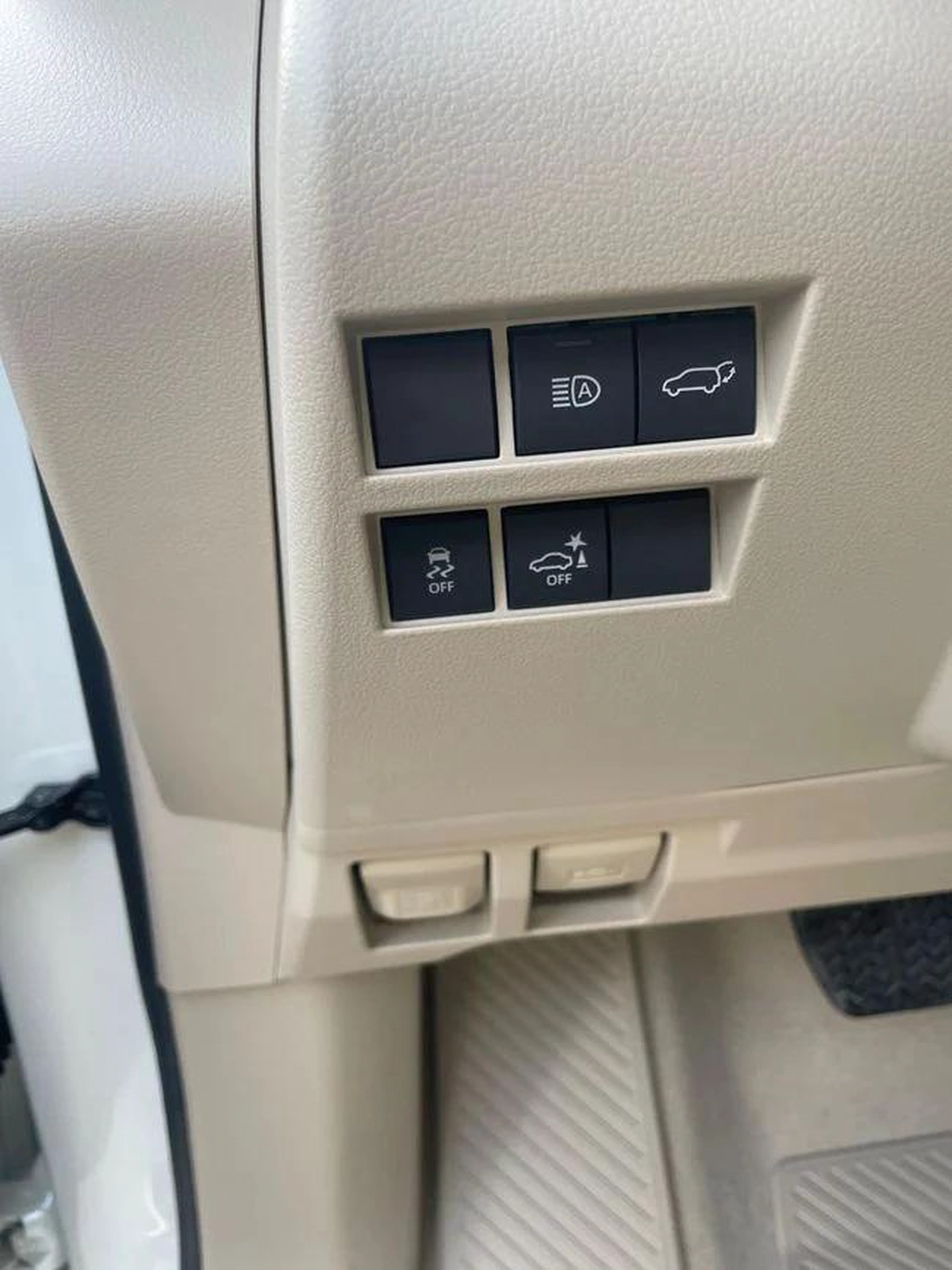 Toyota Land Cruiser VXR HYBRID 2026 MODEL-2-2