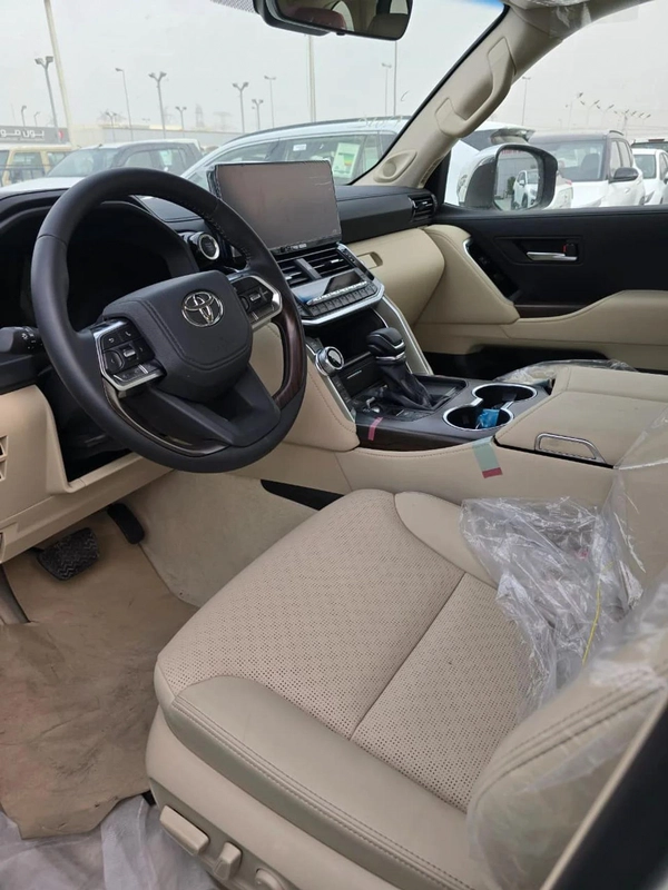 Toyota Land Cruiser VXR HYBRID 2026 MODEL