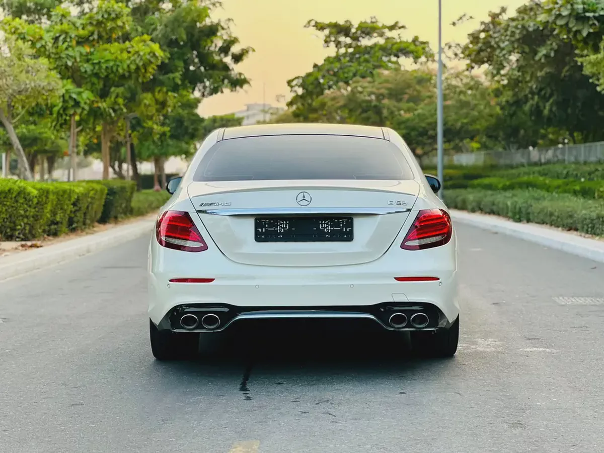 مرسيدس E53 AMG 2019 | خليجي | فل الفل رقم واحد | 6 فصوص | مفتاحين وكالة | سقف بانوراما | كاميرا 360-3-3
