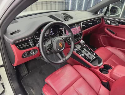 Exclusive offer | Original Paint | GCC specs | Full Porsche Service History | Porsche Warranty 2028-9