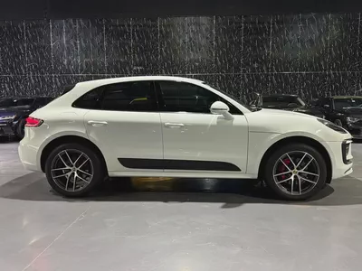 Exclusive offer | Original Paint | GCC specs | Full Porsche Service History | Porsche Warranty 2028-6