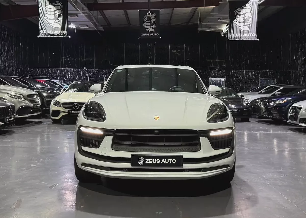 Exclusive offer | Original Paint | GCC specs | Full Porsche Service History | Porsche Warranty 2028-1-1