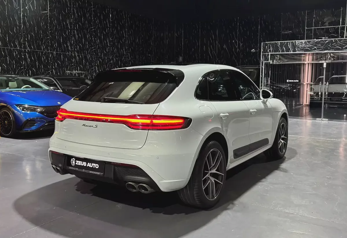 Exclusive offer | Original Paint | GCC specs | Full Porsche Service History | Porsche Warranty 2028-3-3