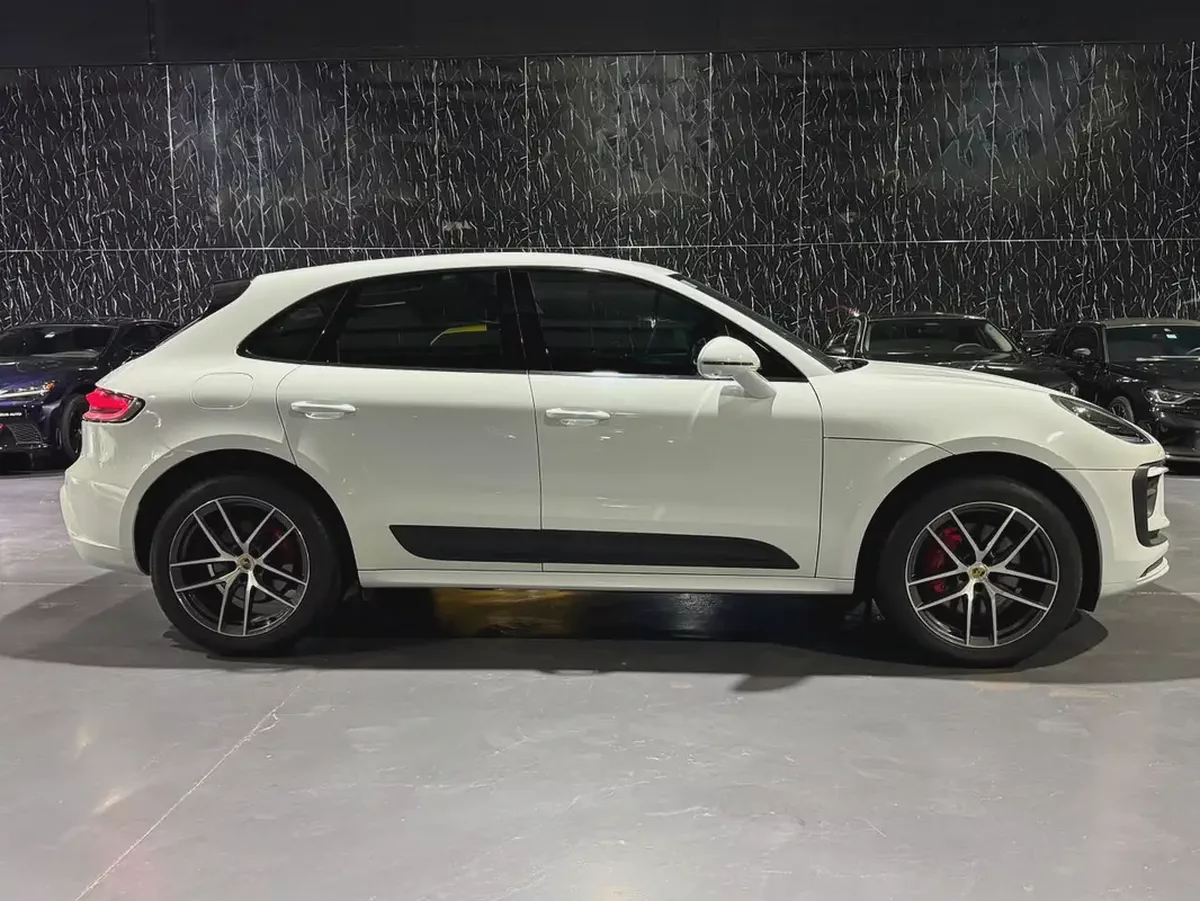 Exclusive offer | Original Paint | GCC specs | Full Porsche Service History | Porsche Warranty 2028-6-6