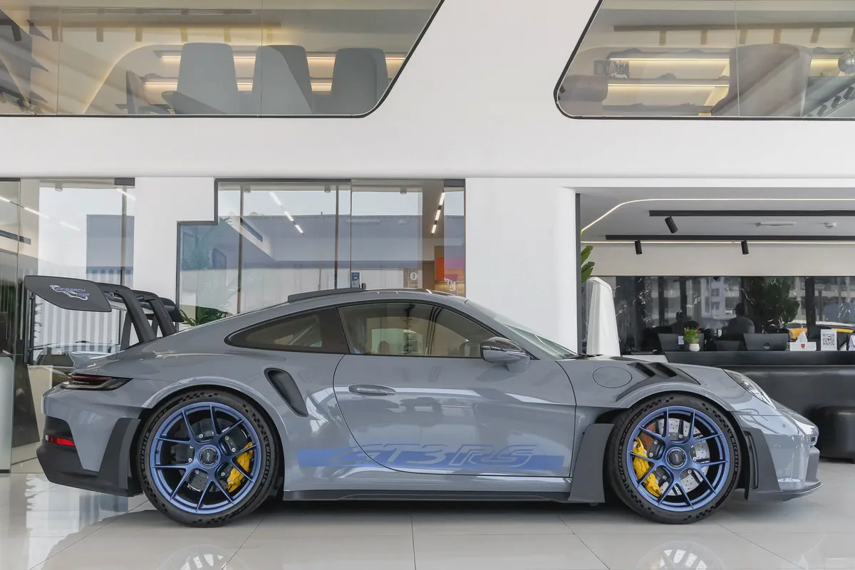 Porsche 911 GT3 RS | Weissach Package | DEALER WARRANTY | Excellent Condition | 2025-7-7