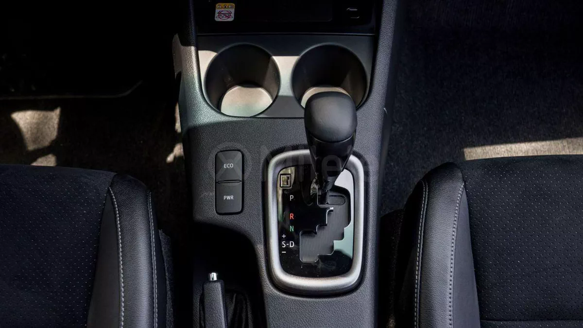 Toyota Hilux GR SPORT-16-0