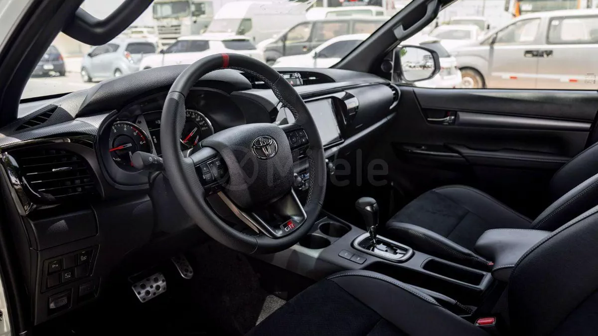 Toyota Hilux GR SPORT-24-0