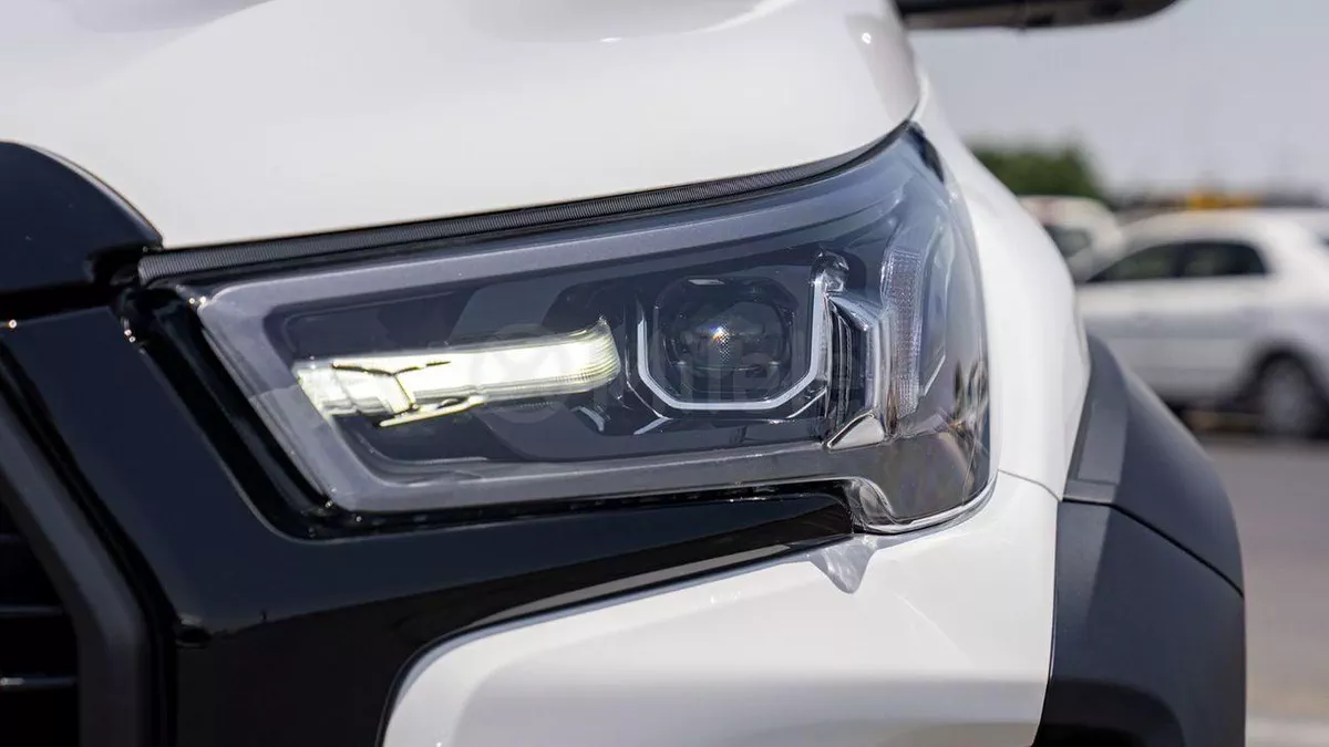 Toyota Hilux GR SPORT-2-0